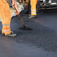 Best Driveway Crack Filling  in Edwardsville, PA